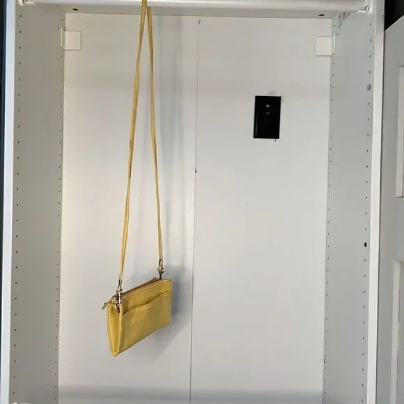 Follow Me Handbag   - Picture 7 of 9